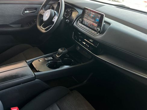 Used 2021 Nissan Rogue SV FWD image 17