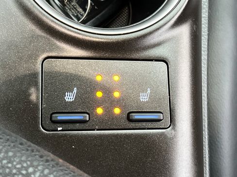 Used 2023 Toyota Camry XLE image 28