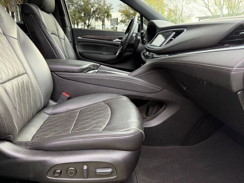 Used 2023 Buick Enclave Avenir w/ Avenir Technology Package image 11