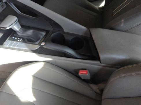 Used 2024 Hyundai Elantra SEL FWD image 26