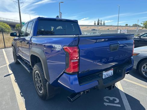 Used 2025 Toyota Tacoma TRD Off-Road AWD/4WD image 3
