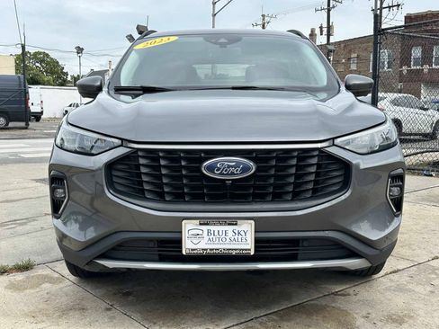 Used 2023 Ford Escape Platinum AWD/4WD image 2