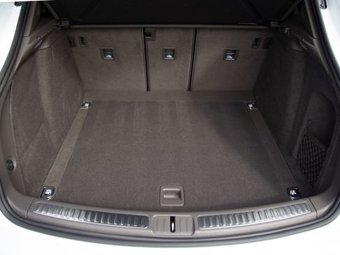 Certified 2026 Porsche Macan AWD/4WD image 24