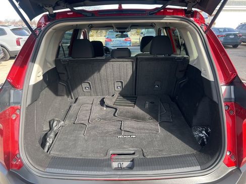Used 2023 Nissan Rogue SV image 11