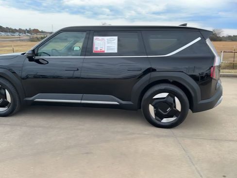 Used 2024 Kia EV9 Light Long Range image 6