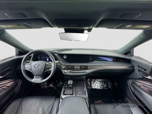 Used 2019 Lexus LS 500 w/ Accessory Package (Z2) image 28