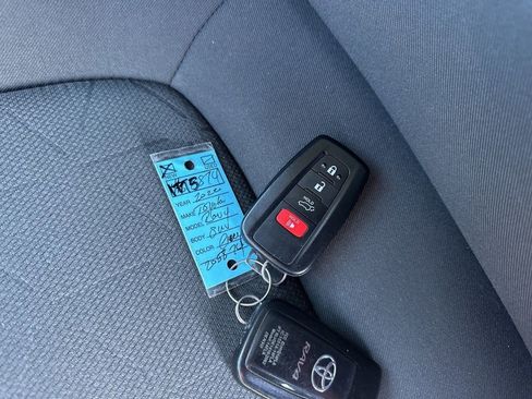 Used 2022 Toyota RAV4 XLE image 34