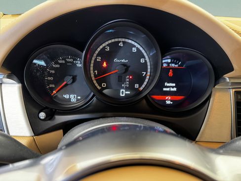 Used 2016 Porsche Macan Turbo image 28