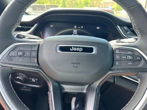 New 2025 Jeep Grand Cherokee L Altitude image 15