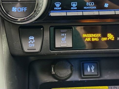 Used 2019 Toyota RAV4 XSE AWD/4WD image 21