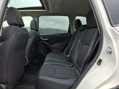 Used 2023 Subaru Forester Premium AWD/4WD image 10