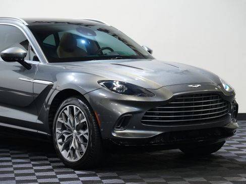 Used 2021 Aston Martin DBX AWD/4WD image 9