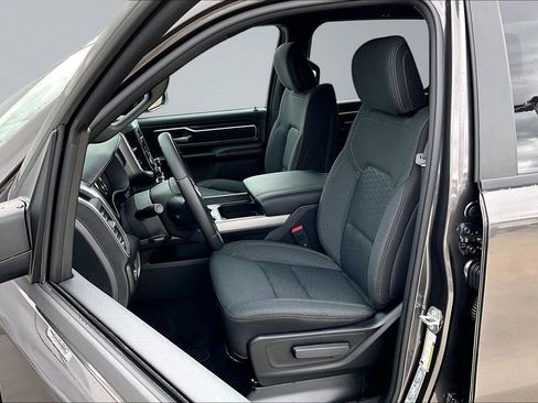 New 2026 RAM 1500 4x4 Crew Cab image 3