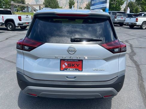 Used 2023 Nissan Rogue SV w/ SV Premium Package AWD/4WD image 10