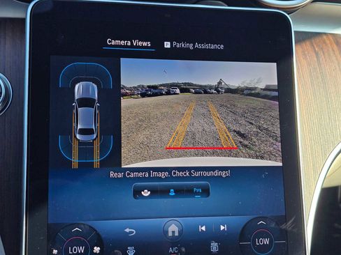 Used 2025 Mercedes-Benz C 300 Sedan image 30