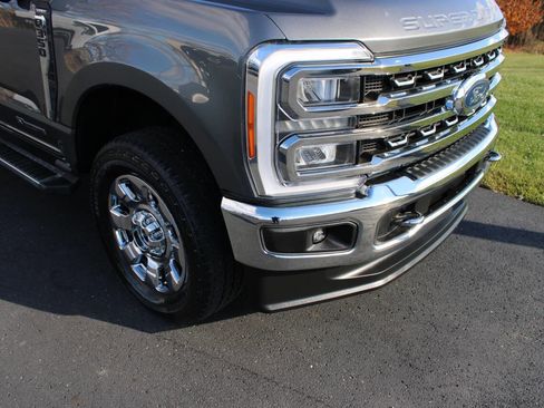 Used 2023 Ford F350 Lariat w/ Chrome Package image 5