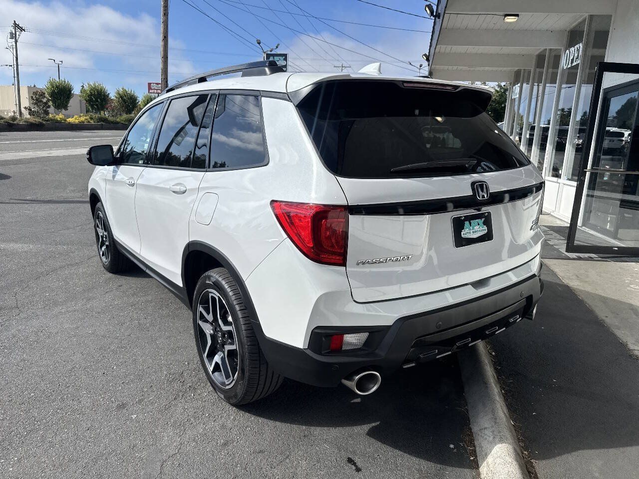 Used 2023 Honda Passport Elite image 4