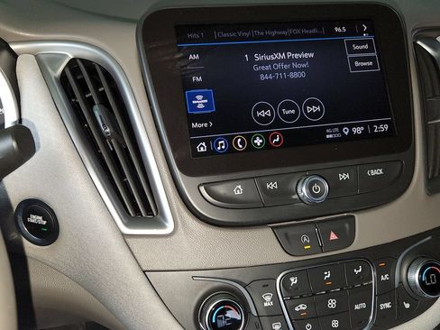 Used 2025 Chevrolet Malibu LT FWD image 18