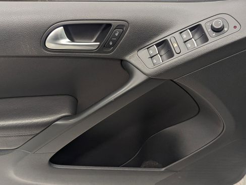 Used 2017 Volkswagen Tiguan Wolfsburg Edition image 10
