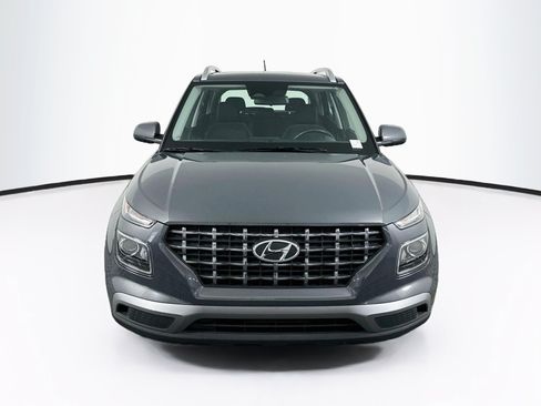 Used 2025 Hyundai Venue SEL FWD image 2