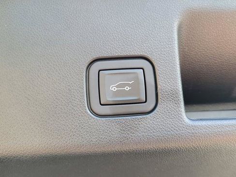 Used 2024 Chevrolet Equinox EV RS FWD image 9