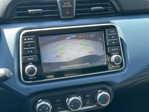 Used 2025 Nissan Versa SV w/ Trunk Package image 27