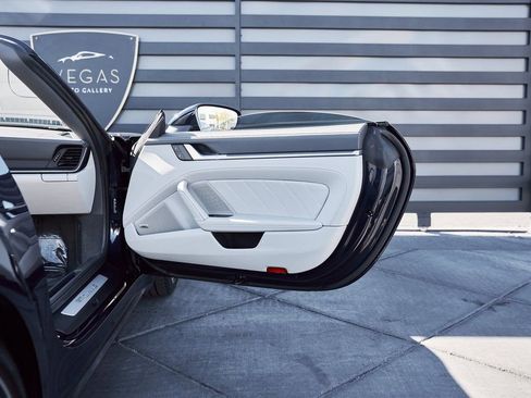 Used 2022 Porsche 911 Turbo S image 20