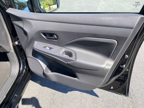 Used 2024 Nissan Versa S w/ Trunk Package image 31