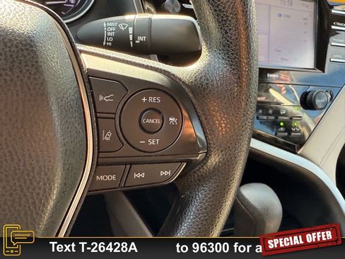 Used 2020 Toyota Camry LE image 17