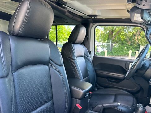 Used 2018 Jeep Wrangler Unlimited Sport S AWD/4WD image 30