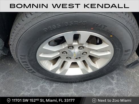 Used 2018 Chevrolet Suburban LS image 3