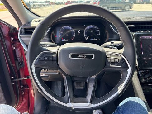 Used 2023 Jeep Grand Cherokee Limited AWD/4WD image 31