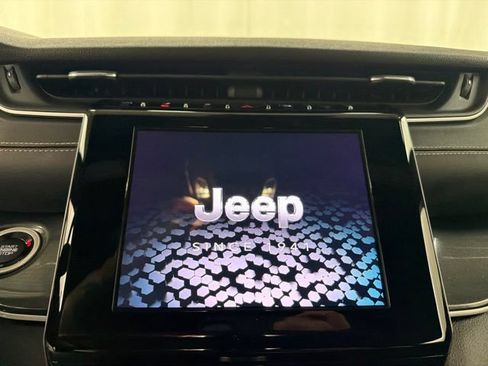 Used 2023 Jeep Grand Cherokee L Laredo AWD/4WD image 14