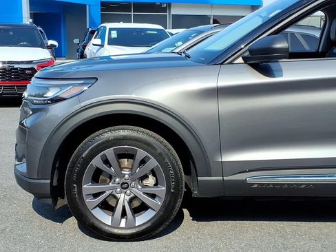 Used 2025 Ford Explorer Active w/ Active Comfort Package AWD/4WD image 6