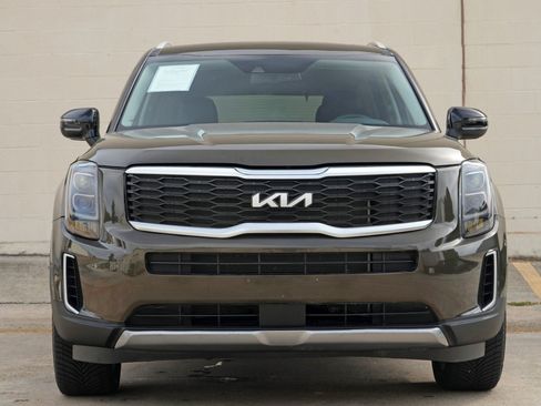 Used 2022 Kia Telluride EX w/ EX Premium Package FWD image 6