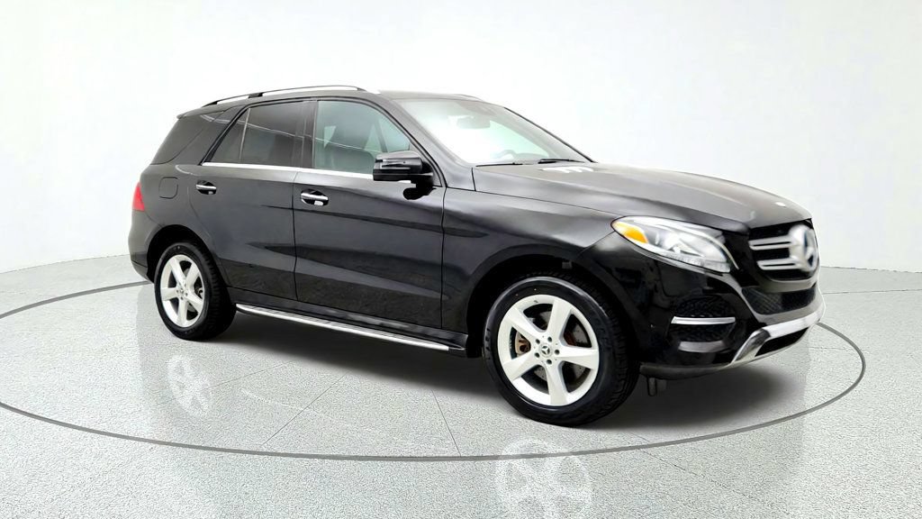 Used 2019 Mercedes-Benz GLE 400 4MATIC w/ Premium 1 Package image 3