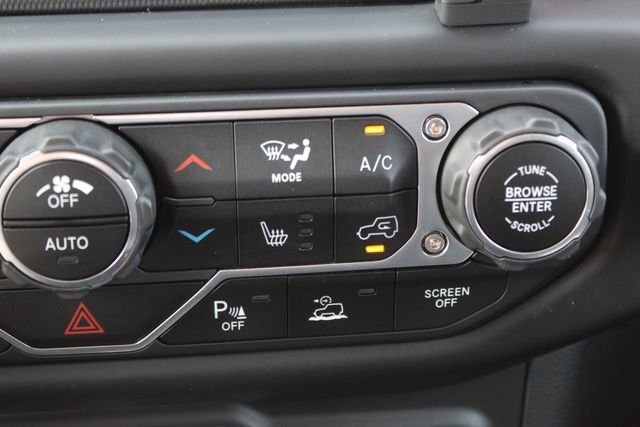 Used 2021 Jeep Gladiator Rubicon AWD/4WD image 22
