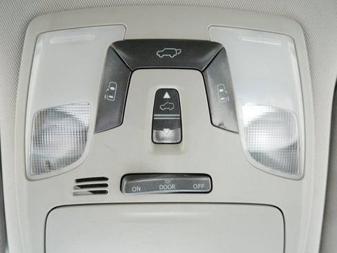 Used 2017 Toyota Sienna XLE FWD image 24