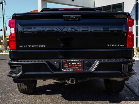 Used 2023 Chevrolet Silverado 1500 Custom image 5