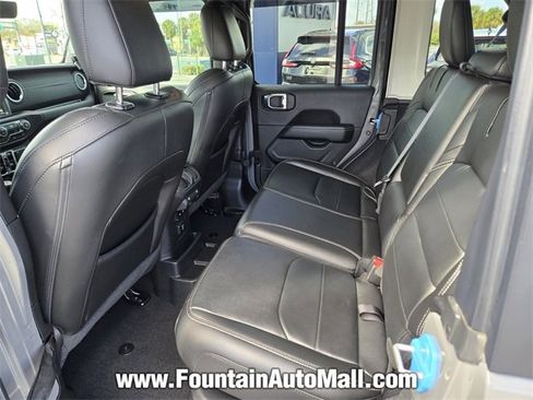 Used 2022 Jeep Wrangler Unlimited Sahara image 9
