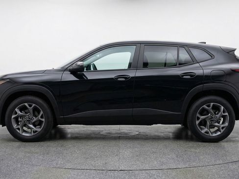 Used 2025 Chevrolet Trax LT image 5