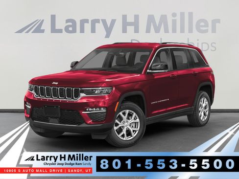 Used 2023 Jeep Grand Cherokee Laredo w/ Trailer Tow Prep Group (B) AWD/4WD image 1