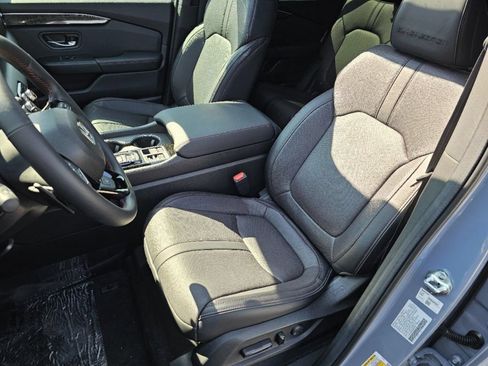 Used 2025 Honda Pilot Black Edition image 31