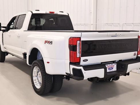 New 2026 Ford F450 Platinum w/ FX4 Off-Road Package AWD/4WD image 7