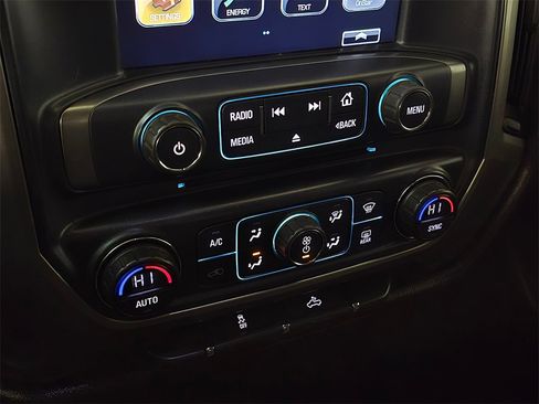 Used 2018 Chevrolet Silverado 1500 LT w/ LT Eassist Package image 29