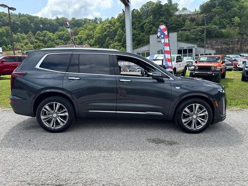 Used 2022 Cadillac XT6 Premium Luxury w/ Technology Package AWD/4WD image 2