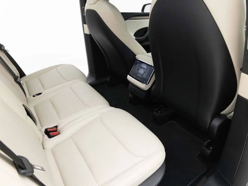 Used 2023 Tesla Model X AWD/4WD image 37