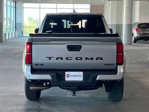Used 2025 Toyota Tacoma TRD Sport AWD/4WD image 9