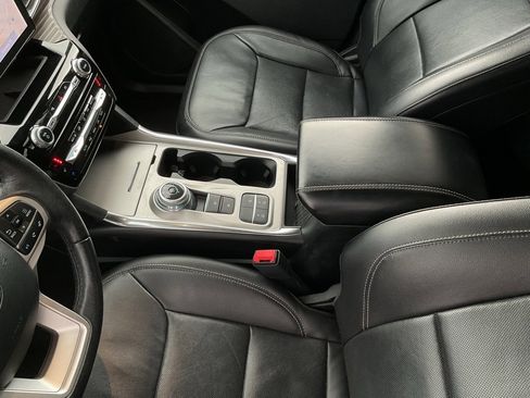 Used 2023 Ford Explorer Limited image 40