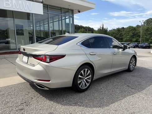 Used 2019 Lexus ES 350 w/ Premium Package FWD image 8